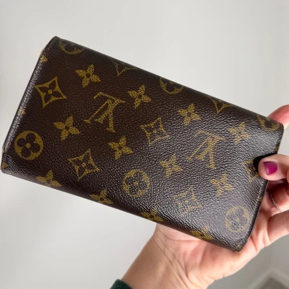 Louis Vuitton International Long Monogram Wallet - Picture 3 of 16